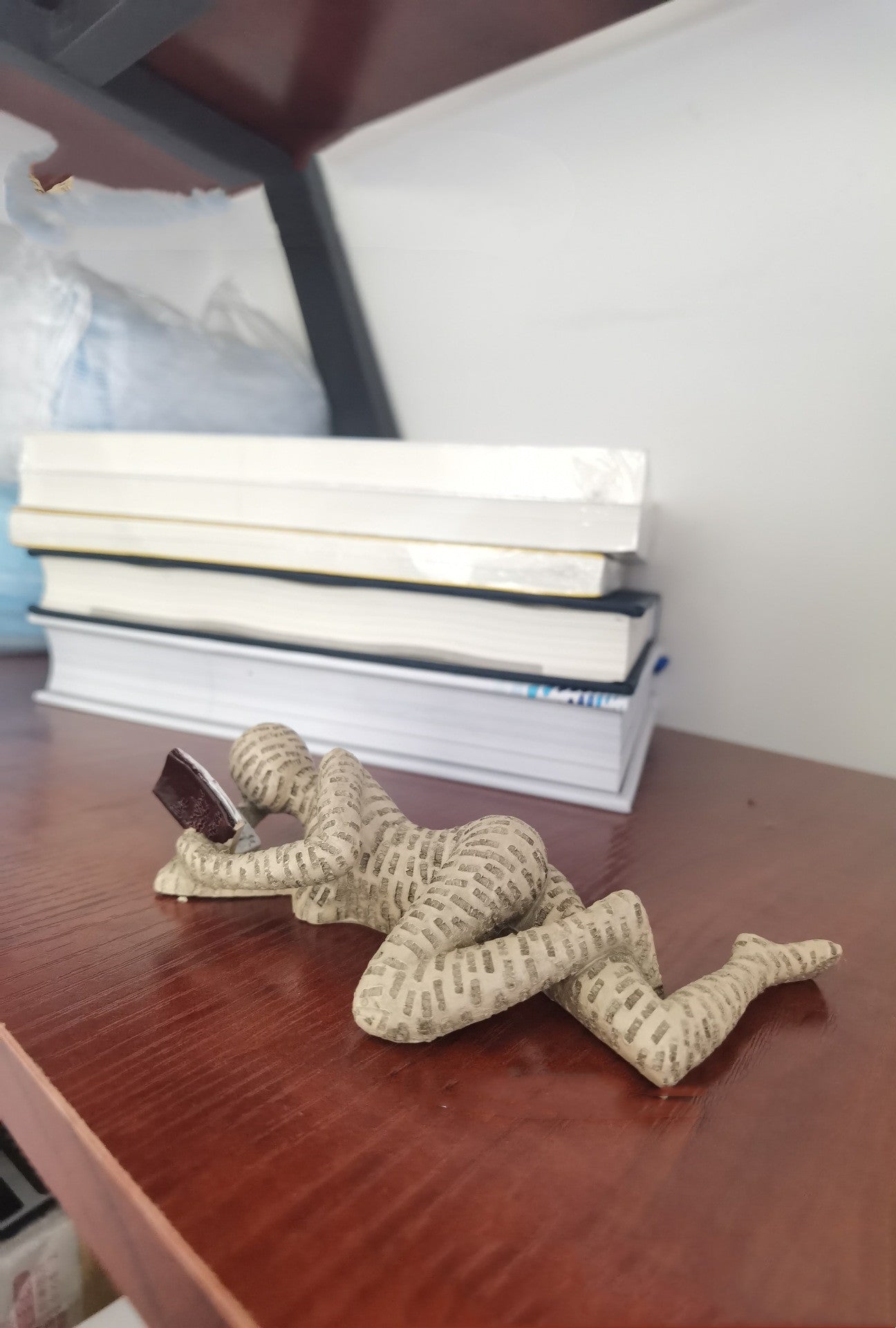 Resin Statue - Reading Woman Thinker, House Decoration Ornament - NYCD LIFESTYLE