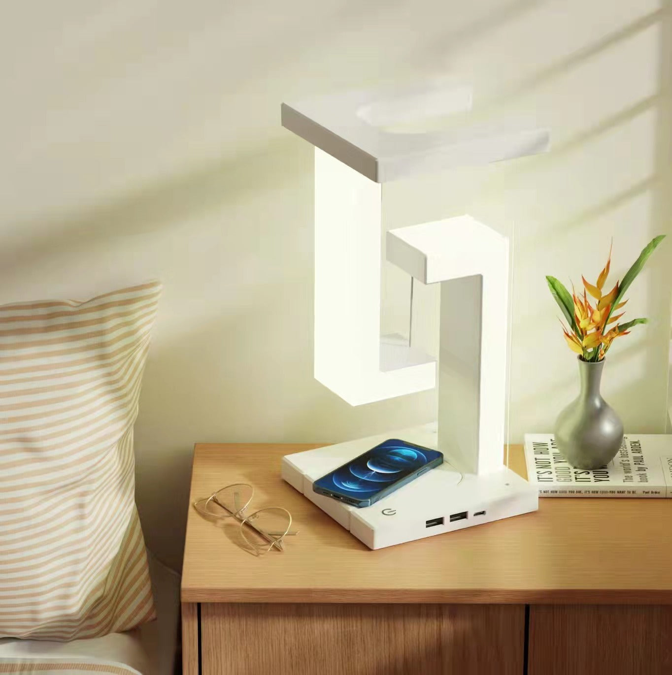 Creative Smartphone Wireless Charging Suspension Table Lamp Balance Lamp Floating For Home Bedroom - NYCD LIFESTYLE